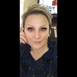 Meet your Posher, Lori